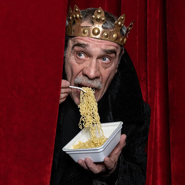 Спектакль «Балаган» в театре Российской Армии