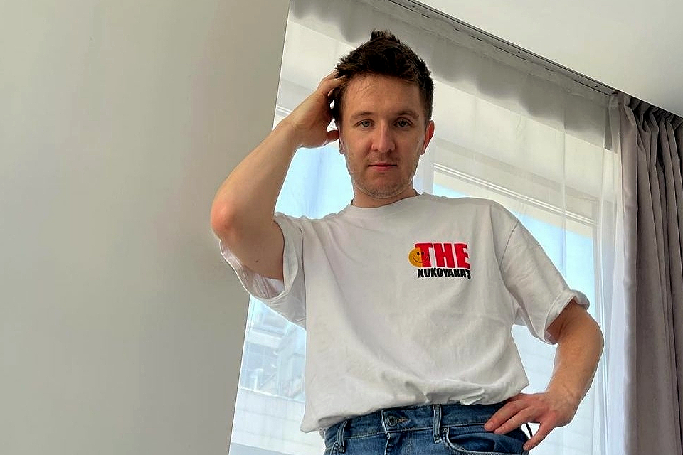 «Плачу на техно»: Почему Денис Кукояка больше не будет выступать с группой «Хлеб»