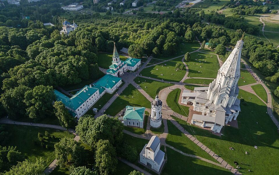 Названы лучшие парки Москвы для весенних прогулок