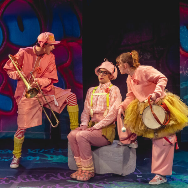 Спектакль «Три поросенка и волк» в Театре на Покровке