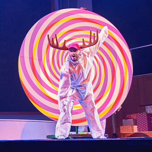 Научная елка WOW! HOW?