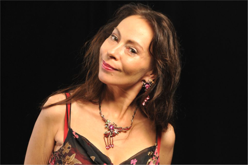 Орыстың қыздары жалаңаш ұйықтайды Жуковскийден жезөкше іздейді