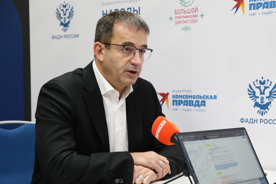 Скандал в Ленкоме: последние новости о конфликте Дмитрия Певцова и руководства театра