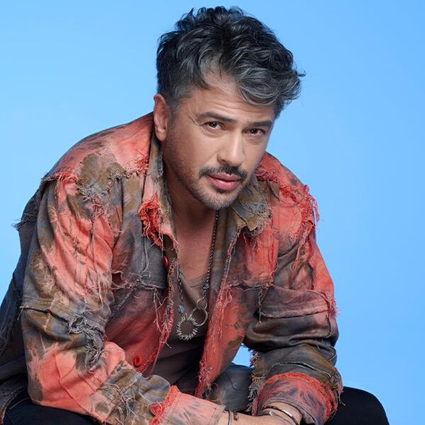 Концерт Эмре Алтуга «Сказка поп-музыки»