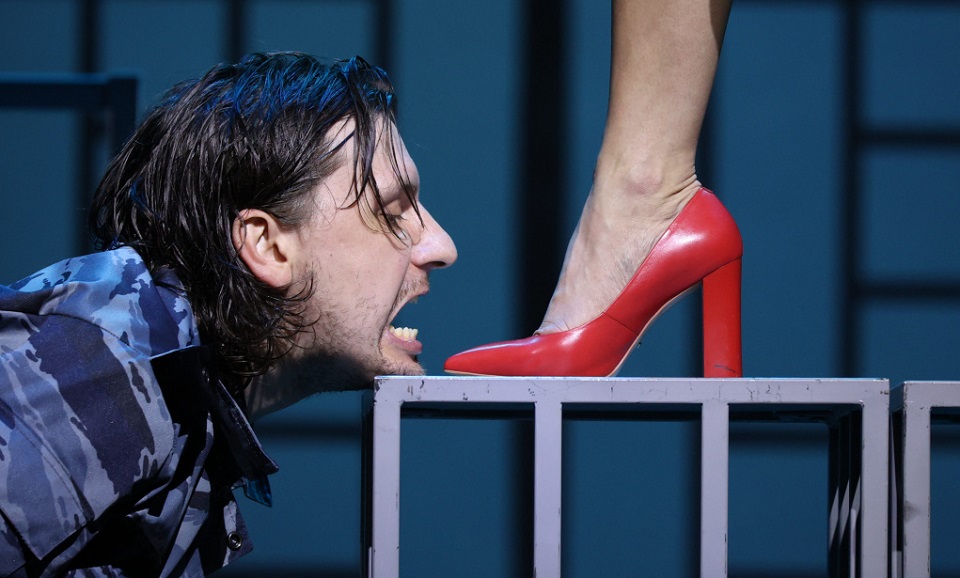 Демоны, киборги и рэп: «Балтийский дом» представит громкую премьеру спектакля «Смерть Тарелкина»