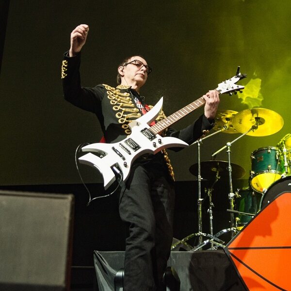 Концерт группы «Пикник»: программа «Весенний переворот»