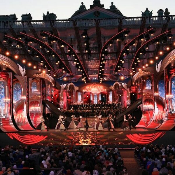 Где отметить День города Санкт-Петербурга 27 мая — 1 июня 2025: «Музыка Дворцового моста», «Кубок Александра Невского» и «Петровские ассамблеи»