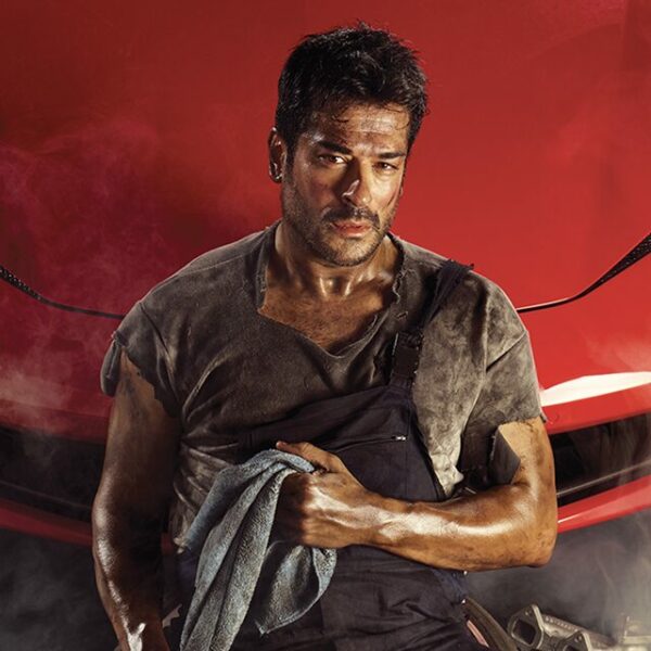 Моноспектакль Бурака Озчивита