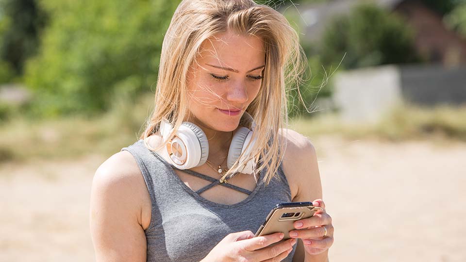 Лучшие накладные наушники 2025