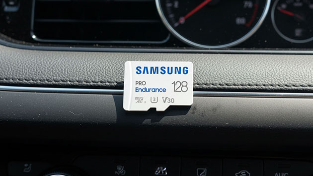 Samsung PRO Endurance Class10 UHS-I U3. Фото: Татьяна Фадеева / Нейросеть