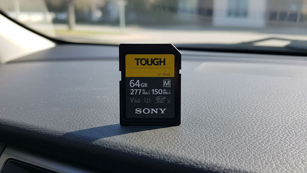 Sony UHS-II SD серии SF-M TOUGH. Фото: Татьяна Фадеева / Нейросеть
