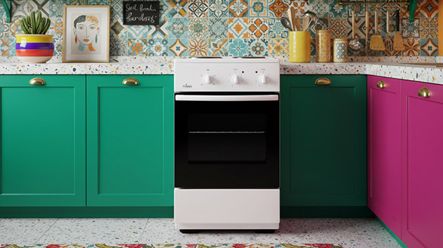 Flama CE 3201W. Фото: Павел Громов / Нейросеть