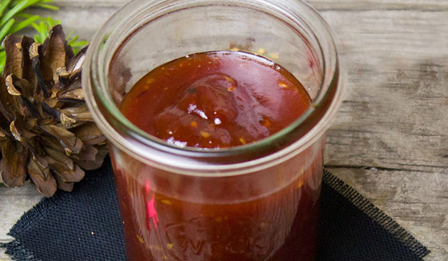 Пряный соус из кизила