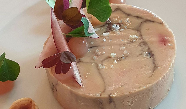 Салат из печени трески