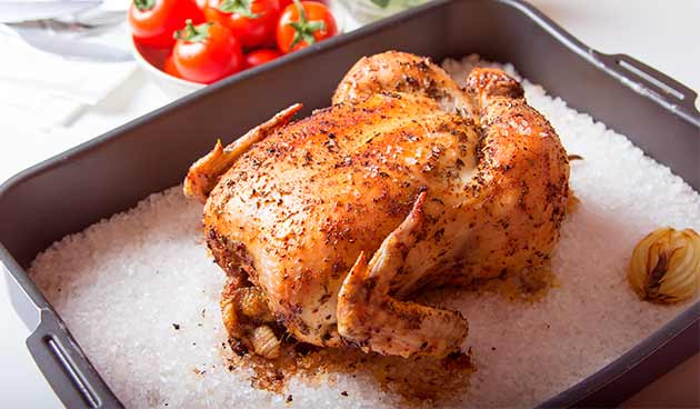 Курица на соляной подушке