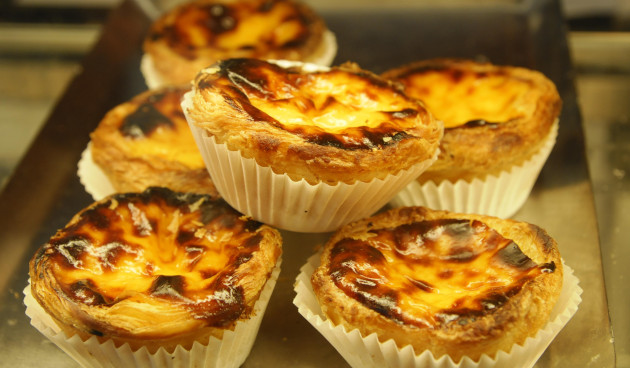 Тарталетки с курицей, ананасом и сыром