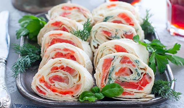 Рулет из лаваша с красной рыбой