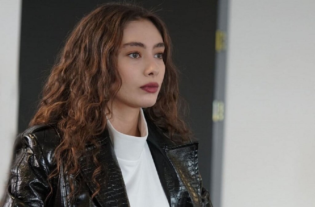 Неслихан Атагюль может вернуться в сериал «Дочь посла»