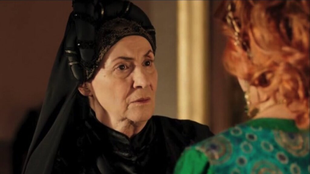 Слова Хюррем, которыми она не только принизила Афифе-хатун, но и заставила ее уважать себя