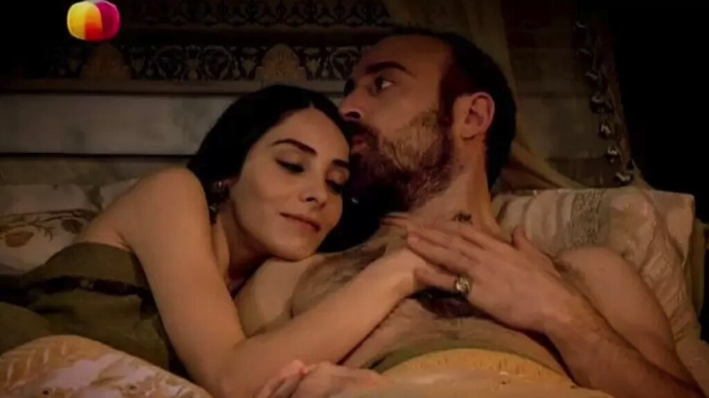 Хальвет втроем: как на глазах султана соревновались Хюррем и Махидевран за ночь с ним