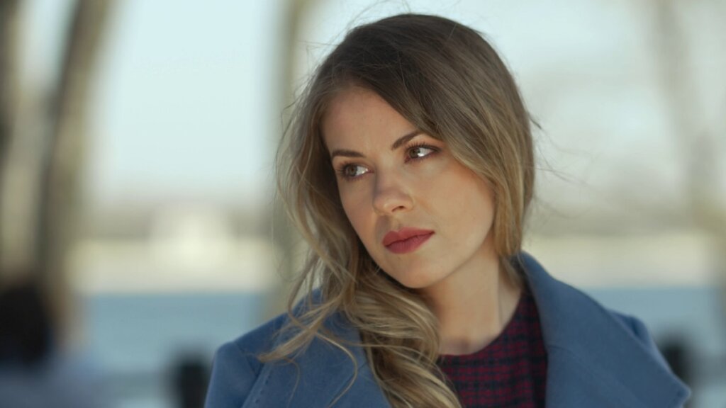 Влюбленность в Фандорина, ранняя беременность, развод и роман с режиссером: как сложилась судьба Олеси Фаттаховой