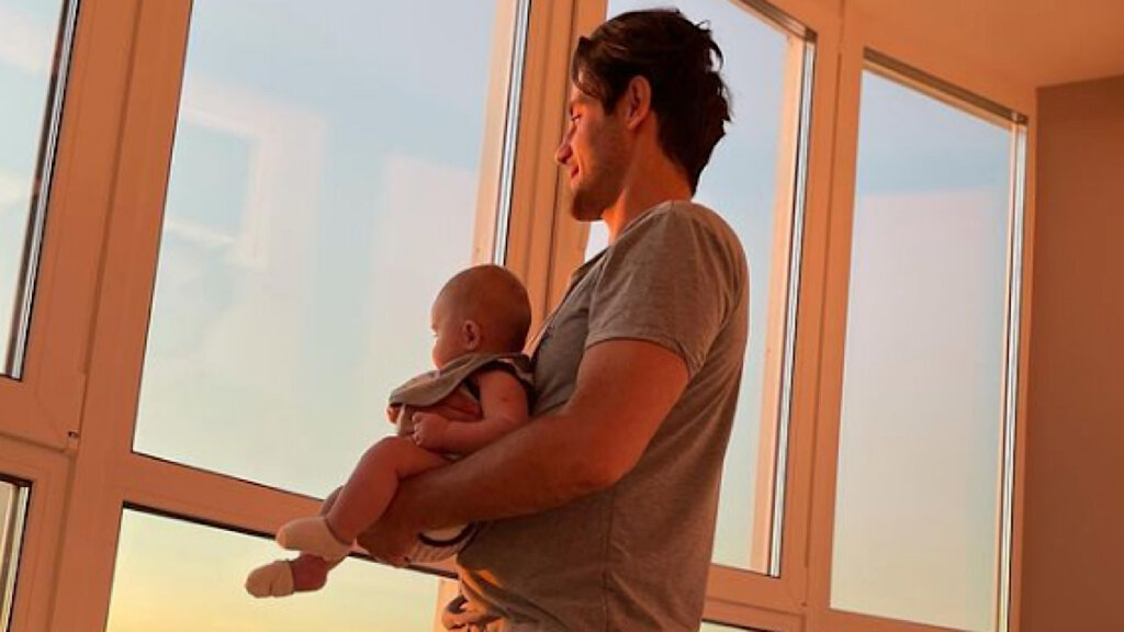 Папина радость: Марк Богатырев впервые показал лицо сына от Арнтгольц