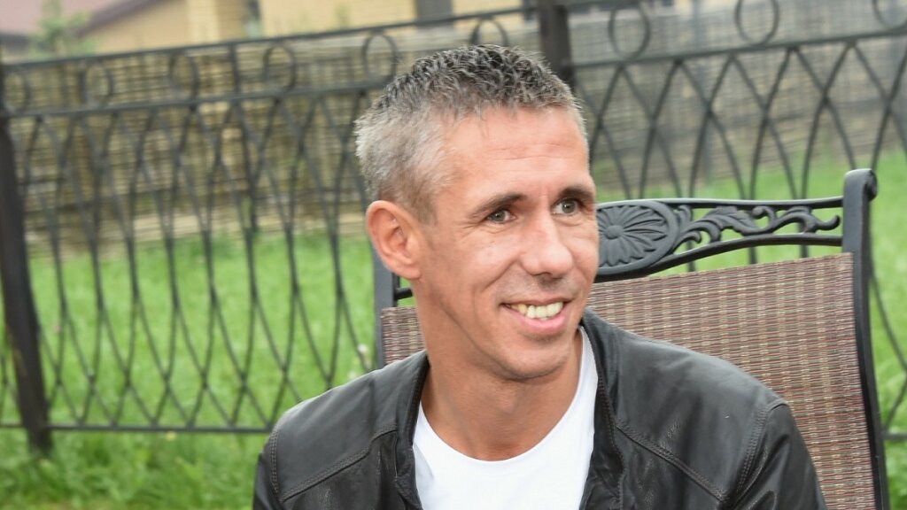 Обнищавший в Испании Алексей Панин объявился в России вместе с женой