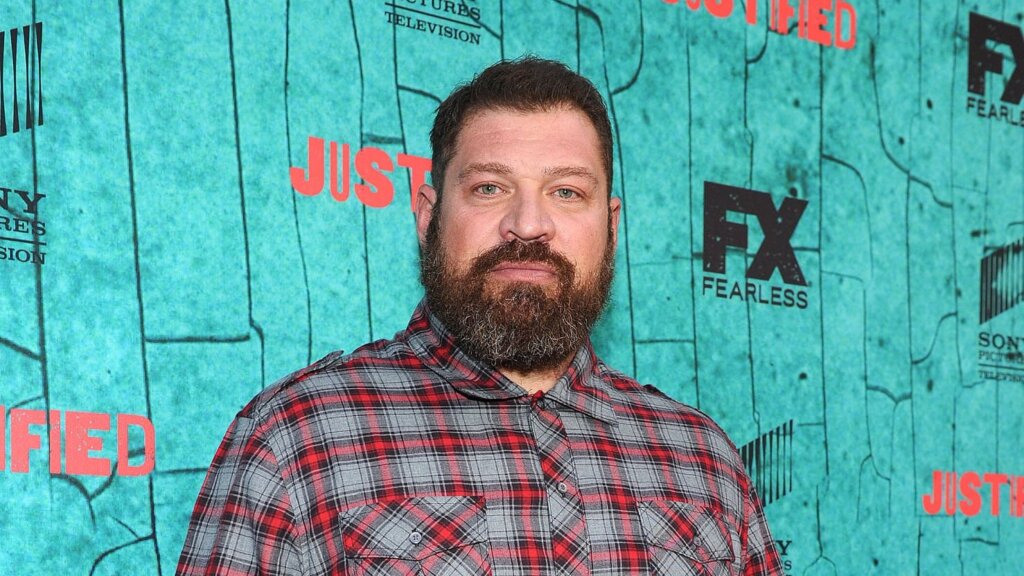 Умер Брэд Уильям Хенке, звезда сериала «Оранжевый — хит сезона»