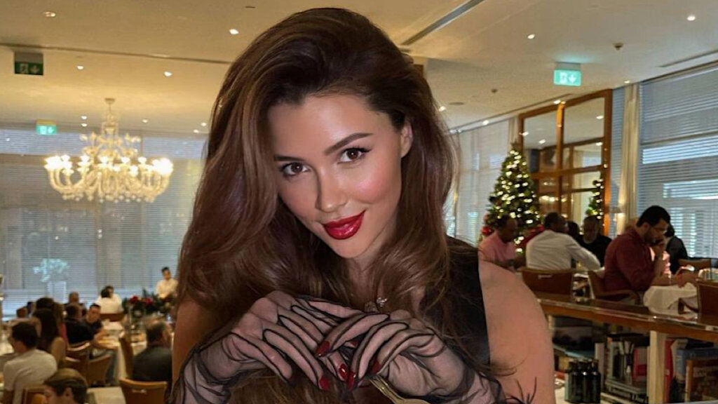 Заворотнюк сделала признание о беременности