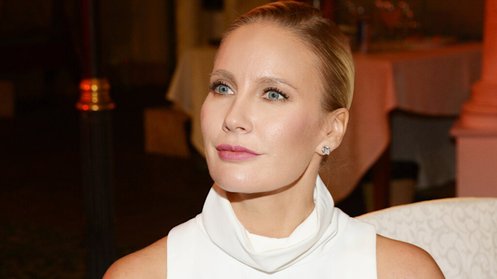 44-летняя Елена Летучая показала подтянутую фигуру в нижнем белье