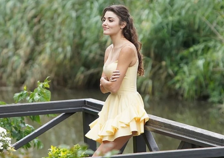 Ханде Эрчел вместе с возлюбленным миллиардером отправилась на скромную рыбалку