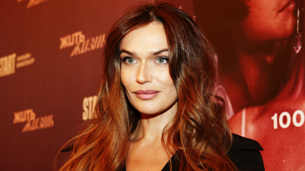 Алена Водонаева напала на Павла Прилучного