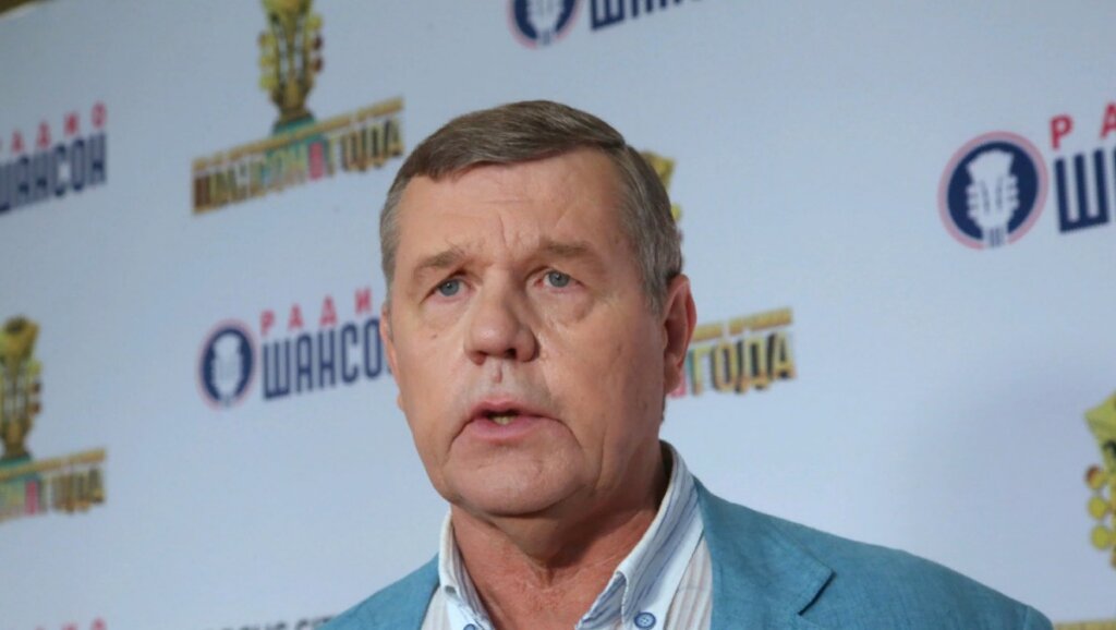 «Враг государства, а не иноагент»: певец Александр Новиков высказался о возвращении в Россию сбежавших звезд