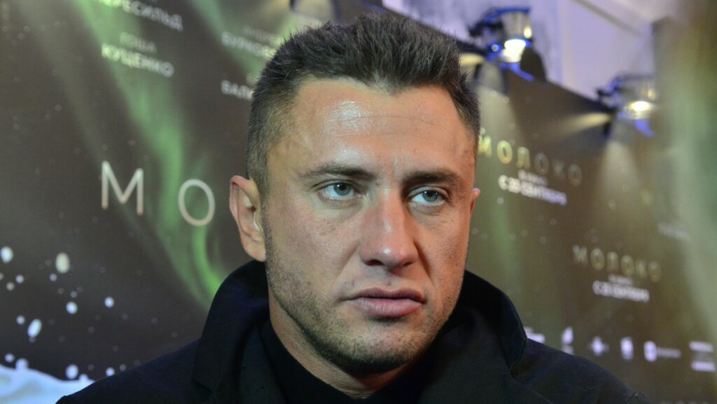 Прилучный запретил детям забирать его подарки домой к Агате Муцениеце