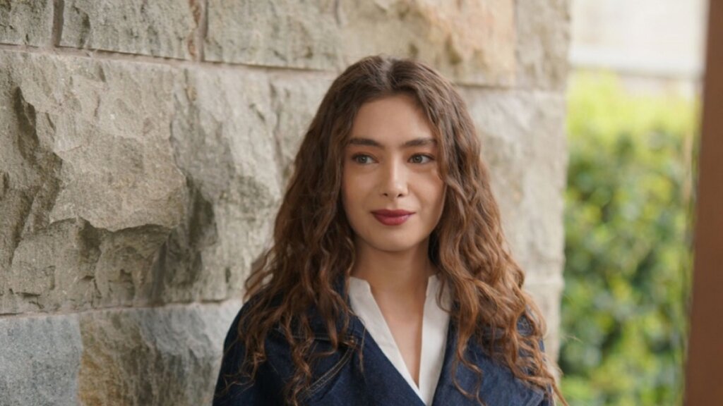 Неслихан Атагюль возвращается на экраны в роли русской девушки