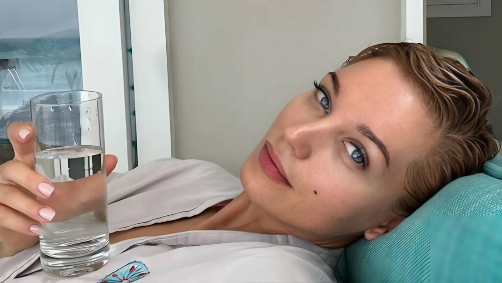 «Возрастное, видимо»: Кристина Асмус шокировала поклонников внешним видом