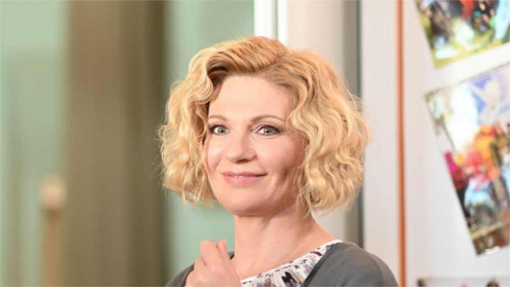 55-летняя Анна Ардова сделала пластическую операцию: вот как сейчас выглядит актриса