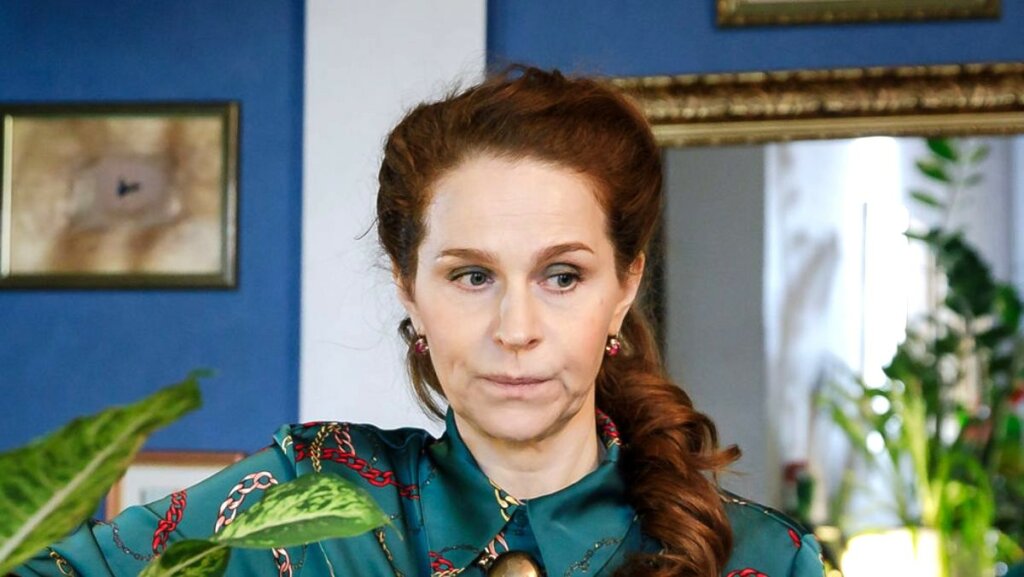 Внебрачного сына сдала в интернат, стала третьей женой актера Владимира Большова: как живет Агриппина Стеклова