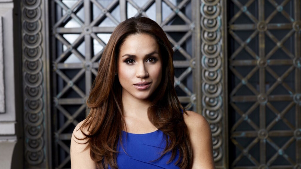 Меган Маркл поймали на краже дизайнерского платья