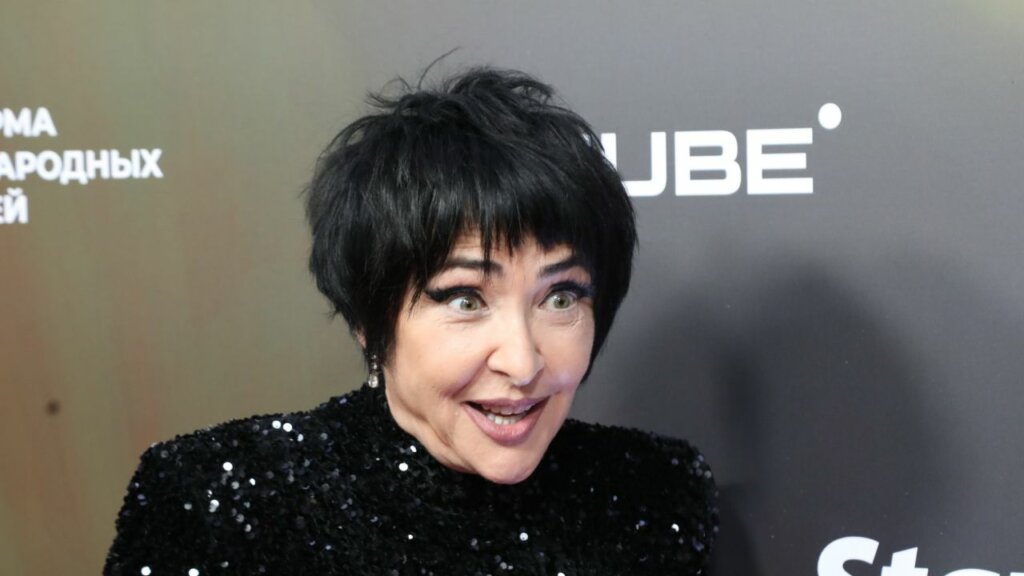 Лолита после пятого развода не ходит в рестораны: «Не буду содержать мальчика»