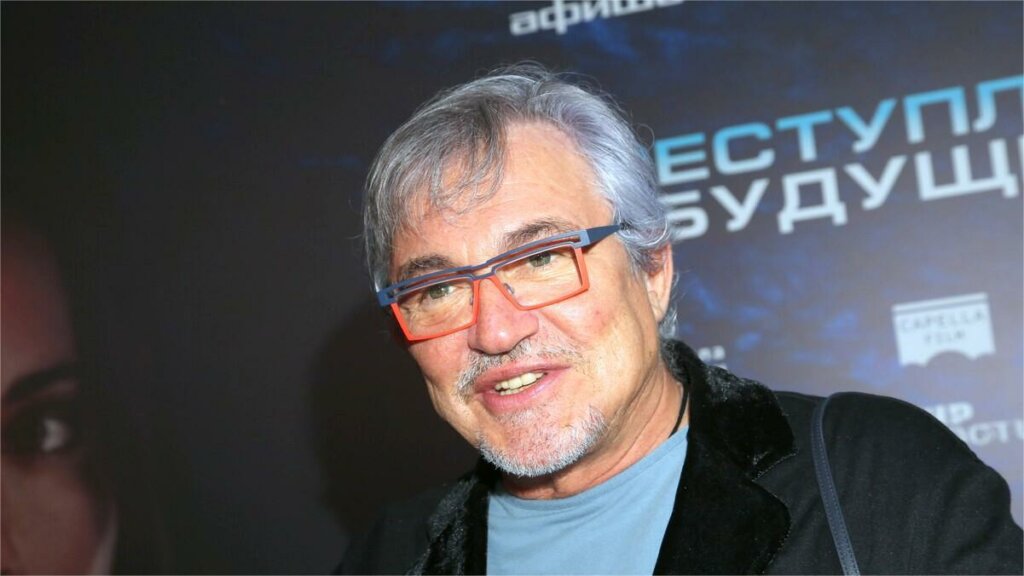 Младше на 23 года: Дмитрий Дибров вышел в свет с новой избранницей