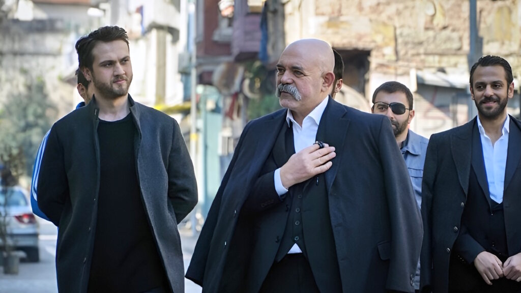 Интересные турецкие фильмы и сериалы со звездами «Чукура»