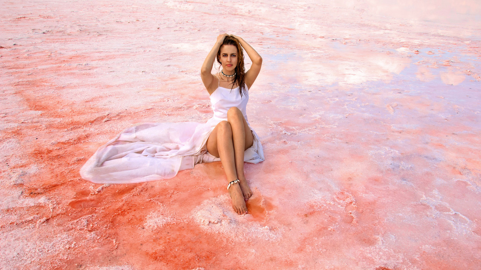 девушка на кояшском озере