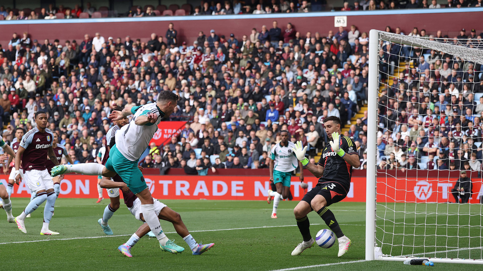 ФК «Ньюкасл Юнайтед» — ФК «Астон Вилла». Фото: globallookpress.com/IMAGO/Paul Marriott