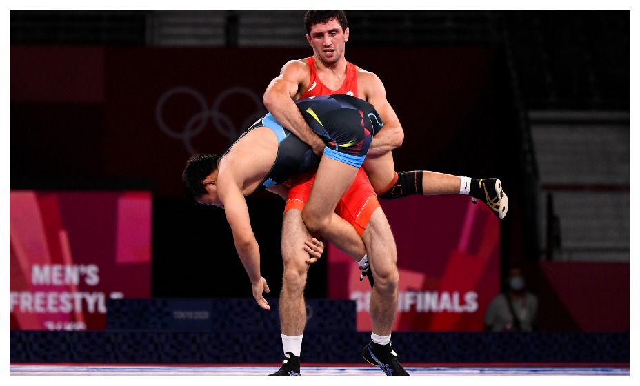 Российский борец Зурамбек Сидаков вышел в финал олимпийского турнира Игр в Токио.  Фото: Reuters