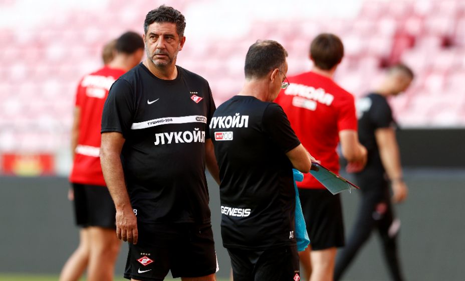 Когда Руи Витория пописывал контракт, он вряд ли понимал, куда попал. Фото: Global Look Press