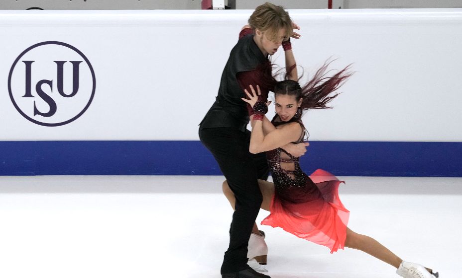 Диана Дэвис и Глеб Смолкин стали серебряными призерами ЧР. Фото: Reuters 