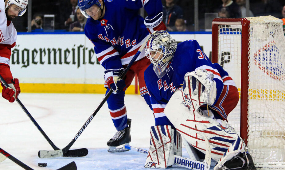 Игорь Шестеркин, хоккей