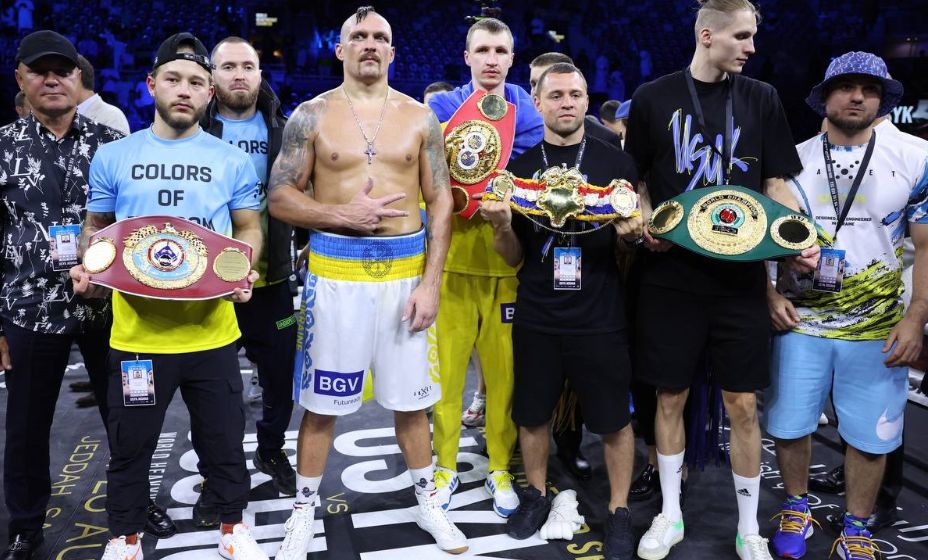 Фьюри считает, что Александр Усик мог победить из-за политики. Фото: Соцсети Александра Усика