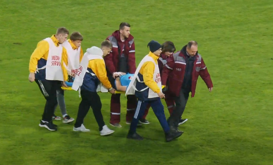 Судьбе в Белоруссии стало плохо во время матча. 
Фото: Скриншот трансляции матча БАТЭ — Динамо-Брест на канале 
Беларусбанк-Высшая лига на YouTube